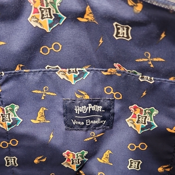 Vera Bradley ๐ช ๐ ๐ฆ ๐ค โจ HARRY POTTER Navy Floral Tote - Picture 6 of 10